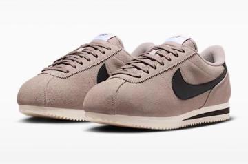 ��NIKE �R���e�b�c��