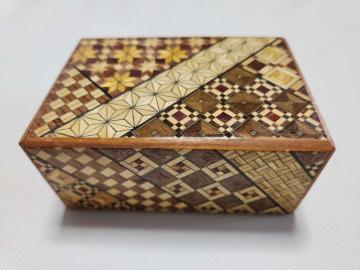 ���Á��񂹖؍׍H�閧�����A���e�B�[�N�i��������B