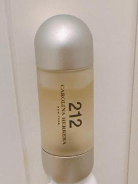 CAROLINA HERRERA �L�������C�i �w���� 212 EDT �p�Ճ��A���� 30ml