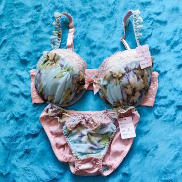 激カワッ。。。F80×L。。お花柄シフォンブラジャー&ショーツセット。。グラマー大きいサイズフラワー清純姫
