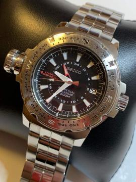 SEIKO  }bv[^[  GMT p[y`A