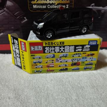 トミカくじ12 トヨタ ノア 覆面パトカー