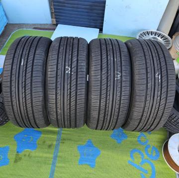 �o���a�I�N��2019 ���R�n�} �A�h�o��dB V552 235/50R17�@96V 17�C���`�^�C���̂�4�{�Z�b�g�N���E���}�W�F�X