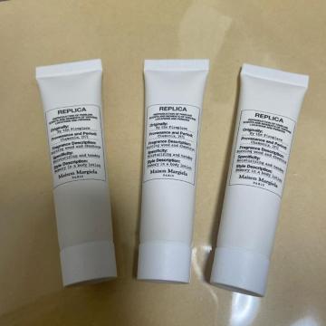 ���]���}���W�F���@���v���J�@�{�f�B�[���[�V����By the Fireplace