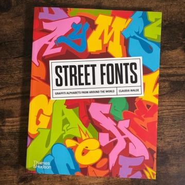 �X�g���[�g�t�H���g �f�U�C���W �A���t�@�x�b�g �O���t�B�e�B Street Fonts�y�V�i�z