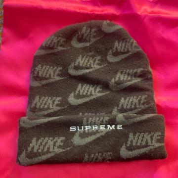 Vv[x NIKE R{fUC@