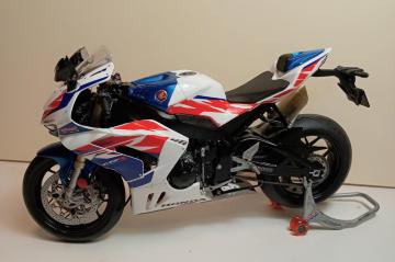 �^�~���o�C�N�v�����f��1/12�z���_CBR1000RR-R�h���ϊ����i