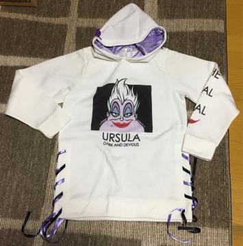 ディズニーヴィランズアースラ・サイドレースアッププルオーバー