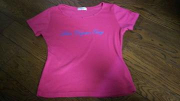 Lisha Plus ピンクのTシャツ