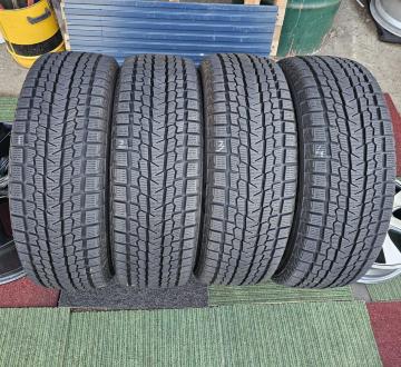 バリ溝!年式19 YOKOHAMA ICE GUARD G075  17インチスタッドレスタイヤ225/60R17 99Q