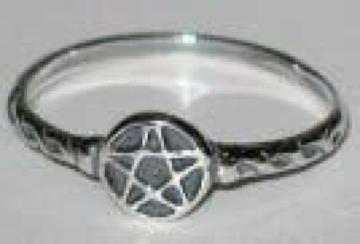 AzureGreen: Pentagram ring US size6 䊐