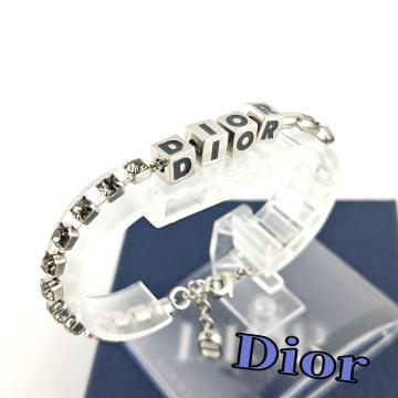 ChristianDior �u���X���b�g