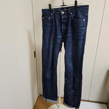 A.P.C. �A�[�y�[�Z�[ �X�L�j�[�f�j�� �@JEAN STANDARD 28