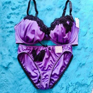 艷Sexy。。。ツルツルサテン調がエロカワッ。。F80×L。。蝶々ワッペン付ブラジャー&ショーツセット。。大きいサイズグラマー。。