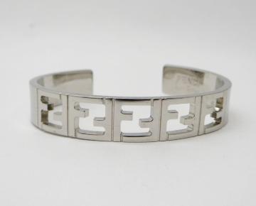 FENDI tFfB FF oO Vo[USEDyz