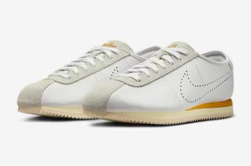 NIKE Rebc U[
