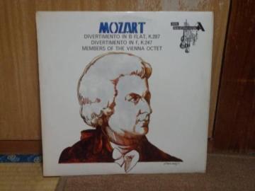 MOZART DIVERTIMENT IN B FLAT, K,287/F,K,247 DECCA Ace of �`