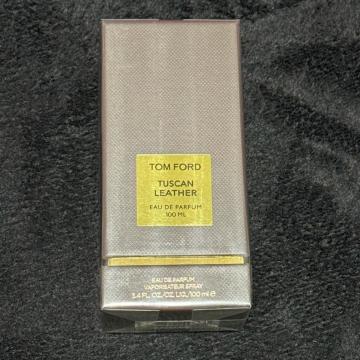 TOM FORD gtH[h ^XJU[ I[hpt@ 100mL