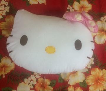 新品未使用☆キティちゃんのフワフワクッション☆