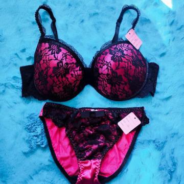 激エロカワッ。。F85×LLツルツルサテン。。小悪魔ピンクブラジャー&ショーツセット。。グラマー大きいサイズギャルGAL
