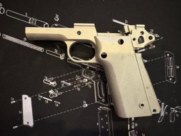 �E�F�X�^���A�[���Y �m�[�}���̃R���g�K�o�����g1911���_�u���J�A�����ɕύX�o����F/M(�t�����^��)�t���[��