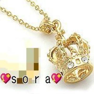 ゴールドクラウンネックレス 箱付