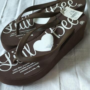Little ?Bee サンダル ブラウン 新品 レギュラー 難アリ