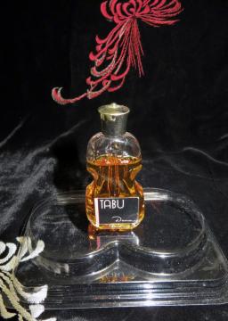 EAU DE COLOGNEuTABUv~jTCYAVmlA󏭕iI