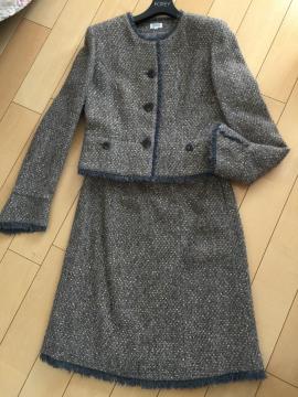 最終FOXEY フォクシーブティックの素敵なツイードスーツカーキ系美品