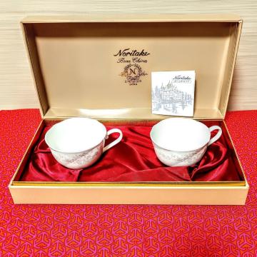 新品未使用 ノリタケティーカップ 花柄ピンクパープルカラー2個組