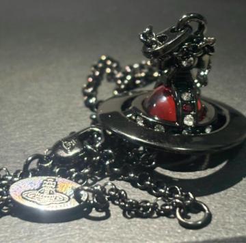 Vivienne Westwood �^�C�j�[ �I�[�u �l�b�N���X