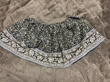 タンス整理品 衣類 おまとめOK ホームクリーニング済み 黒地小花柄マイクロミニスカ