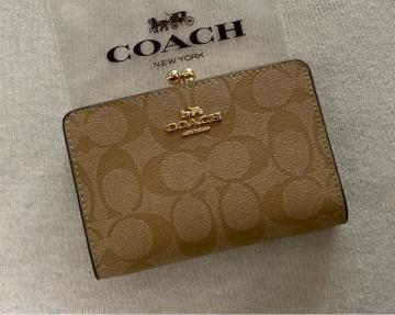 COACH��܂���z�V�O�l�`���[�@���܌��@�L�X���b�N