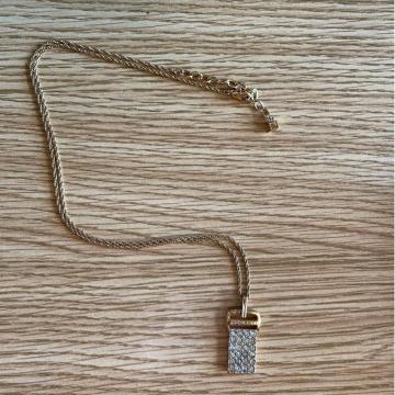 �j�i���b�`�l�b�N���X