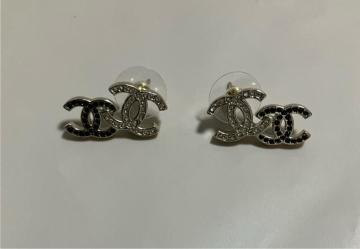 �m�x���e�BCHANEL�s�A�X
