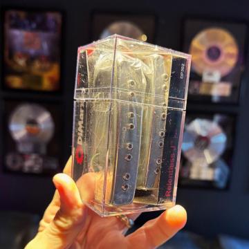 yr[EV[zNew DiMarzio gRelentlessh Jazz Bass Pickup