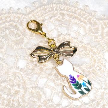 ハンドメイド☆ファスナーチャーム☆ねこちゃん☆白お花