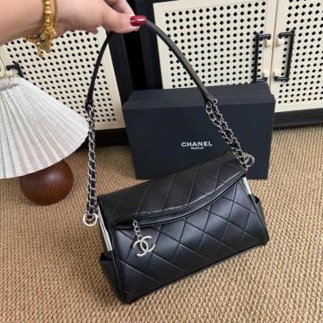 CHANEL MAKEUP �m�x���e�B �V�����_�[�o�b�O