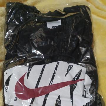 ����NIKEt�V���c