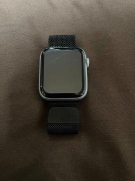 Apple Watch Series 4 (GPS) 44mm �V���o�[ �A���~ A1978