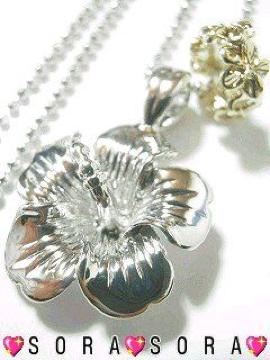 【プラチナ】ハワイアン♪ハイビスカスネックレス