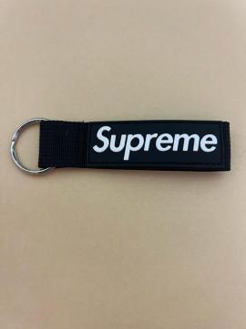 supreme�L�[�z���_�[