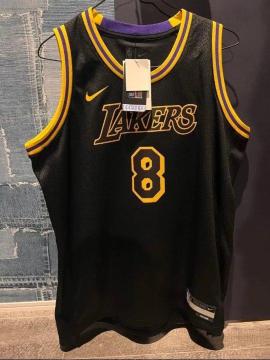 NIKE/�i�C�L/LAKERS/���C�J�[�Y/KOBE/�R�[�r�[/�u���b�N�}���o/���j�t�H�[��/�Q�[���W���[�W/NBA/�o�X�P