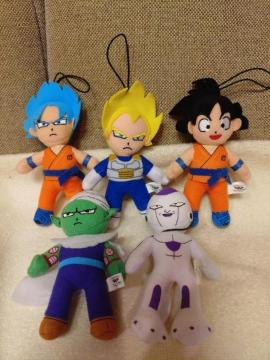 未使用 ドラゴンボール カバンに付けられるでっかいぬいぐるみ 5種類セット!