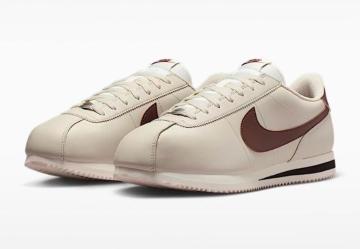 ��NIKE �R���e�b�c ���U�[��