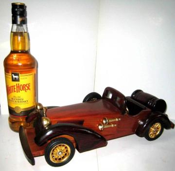 �N���V�b�N�E�J�[�̒u�� �؂ƃv���X�`�b�N���i�ō��ꂽ�ԁ@ �A���e�B�[�N ���g�� �R���N�V���� �u�� �ؐ� �I�u�W�F �C���e���A