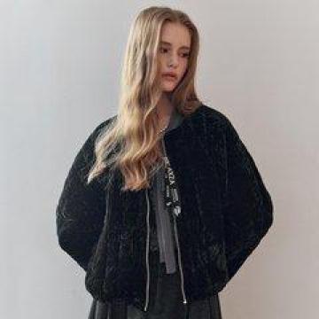 ZARA�A�E�^�[���u���b�N�x���A�̒��ȓ���A�E�^�[