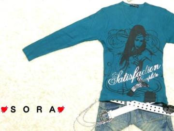 お兄.ロック♪セクシーガールプリント&ロゴ箔VネックロンT