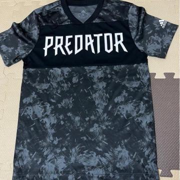 adidasの半袖Tシャツ