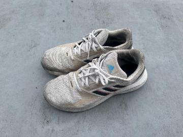 adidas�X�j�[�J�[